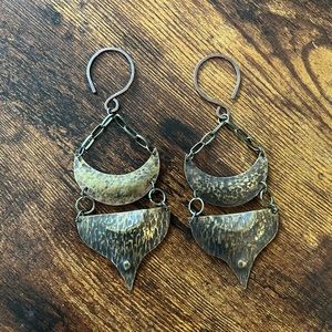 Wolf tea traverse hangers